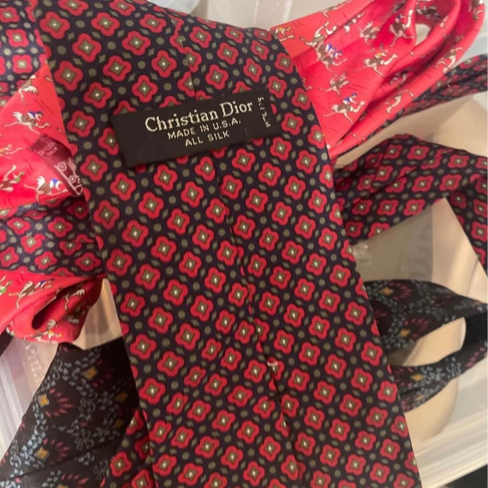 Christian Dior men’s silk tie.
